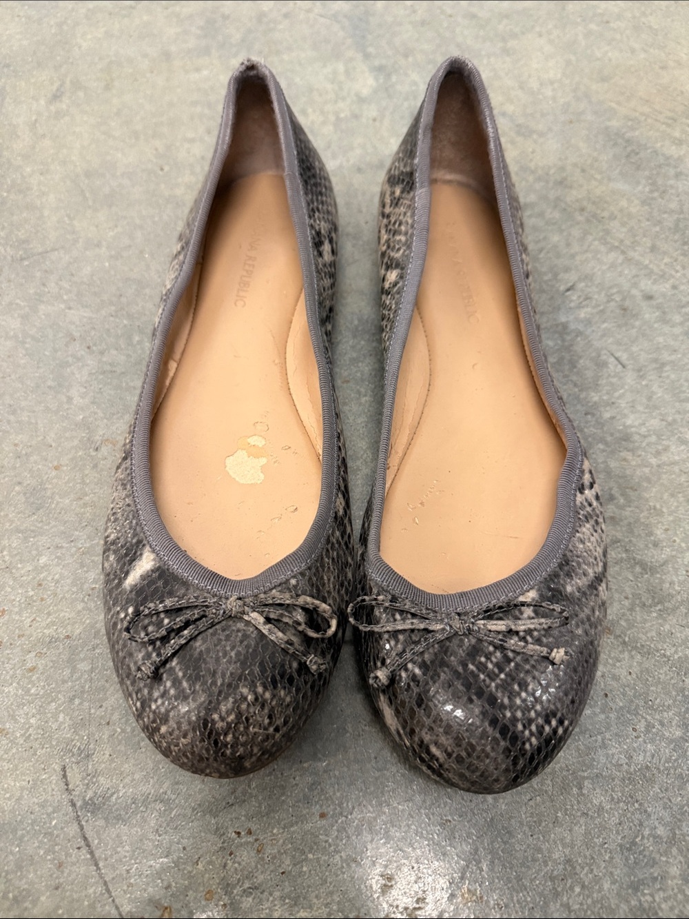 Banana Republic Grey Snake-Print Ballet Flats